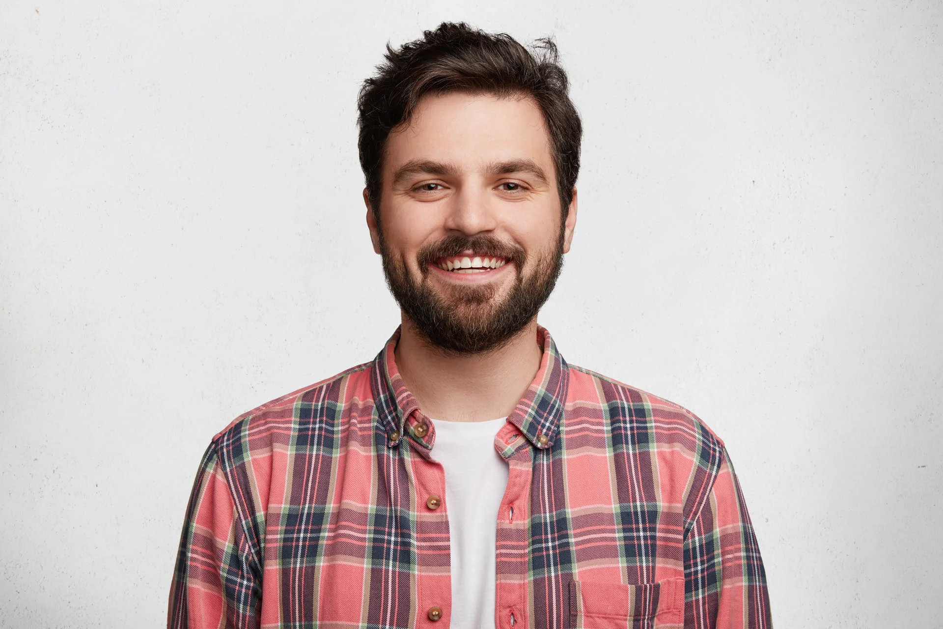 young-bearded-man-with-striped-s